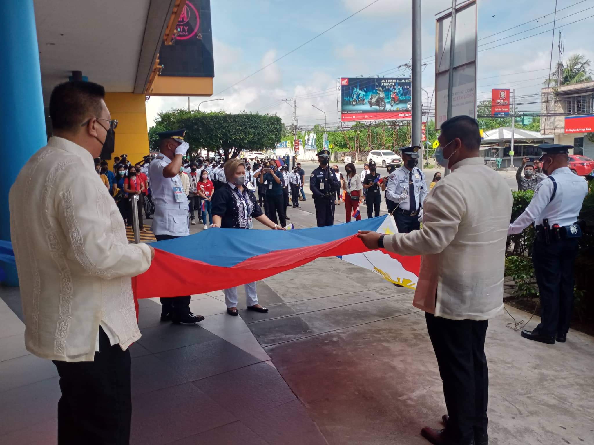 SM City Cauayan features local Bamboo Artist during 124th Philippine Independence Day Celebration