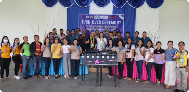 Home Credit donates 100 computer units to 14 national high schools in Capiz