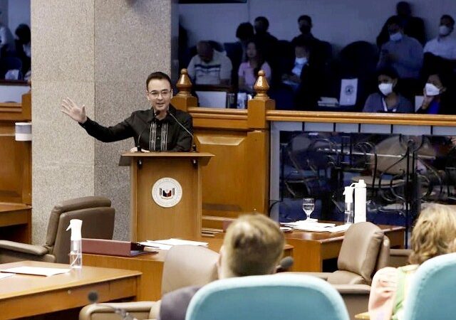 Bantayang mabuti ang mga sektor na maaapektuhan ng RCEP deal – Cayetano