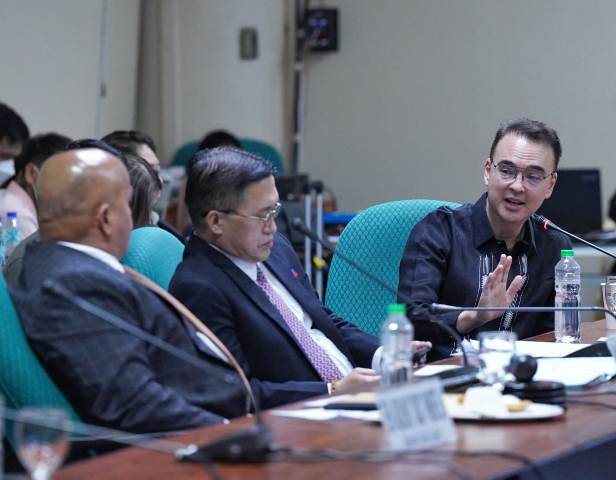 Cayetano, hiniling ang mga biktima, saksi na tumulong na wakasan ang ‘Ayuda Scam’