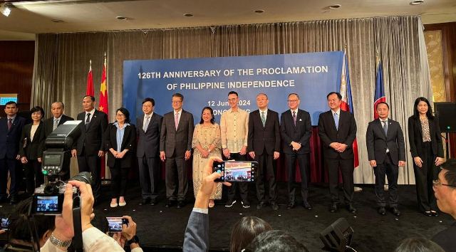 Cayetano, pinuri ang matatag na ugnayan ng Pilipinas at Hong Kong sa Araw ng Kalayaan