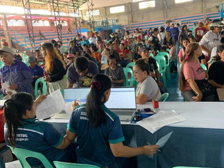 SSS Bontoc Brings Services Closer to Members through E-Wheels Activity
